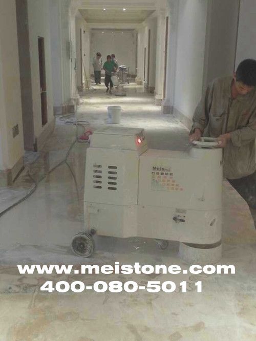 美石大水牛翻新機在施工現場